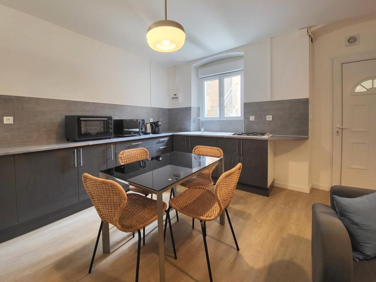 1 Chambre, Cuisine, Coin Salon, Salle De Bain * Saint-Claude