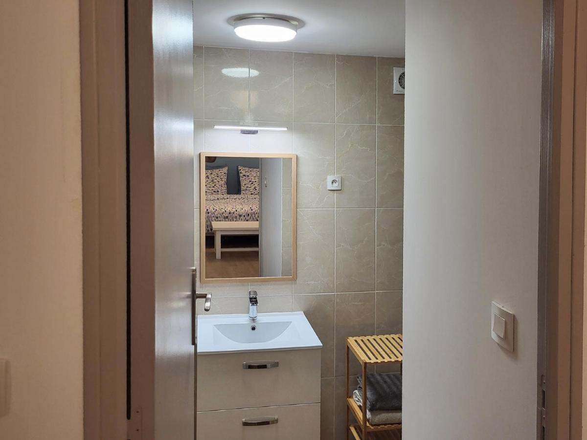 Apartment 1 Chambre, Cuisine, Coin Salon, Salle De Bain